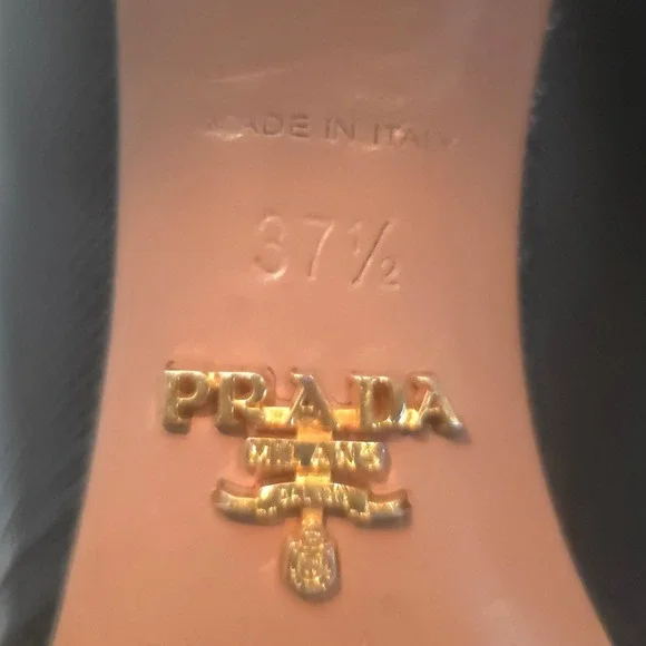 Prada Black Patent Leather Pointed Toe Kitten Heels Pumps EU 37.5 US 7.5 Italy - Picture 10 of 12